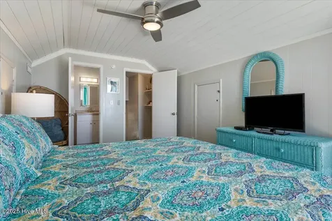 5225 E Beach Drive Oak Island NC 28465
