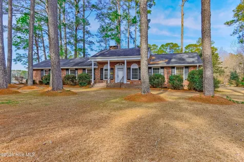 110 Annie Faye Norris Lane Teachey NC 28464