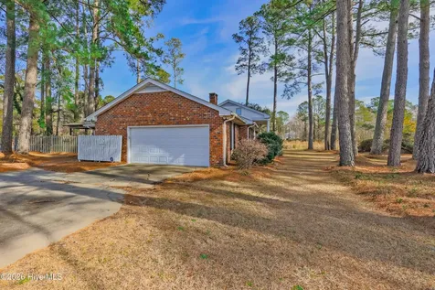110 Annie Faye Norris Lane Teachey NC 28464