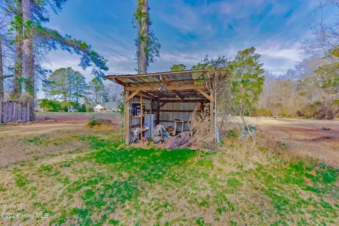 110 Annie Faye Norris Lane Teachey NC 28464