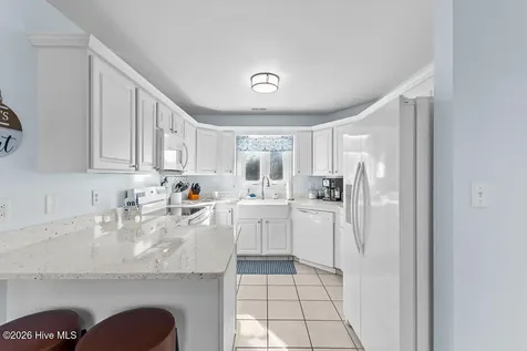 312 Pine Knoll Circle Pine Knoll Shores NC 28512