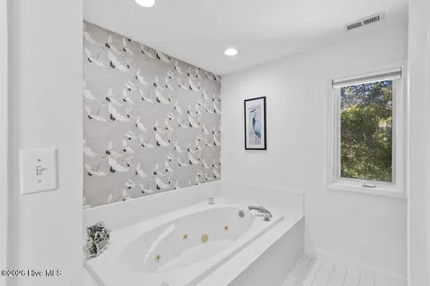 312 Pine Knoll Circle Pine Knoll Shores NC 28512