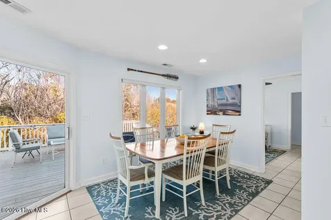 312 Pine Knoll Circle Pine Knoll Shores NC 28512