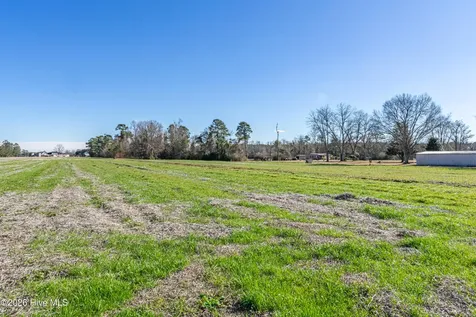 852 Bug Hill Road Nakina NC 28455