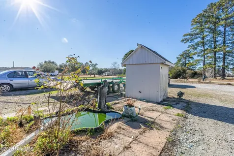 852 Bug Hill Road Nakina NC 28455