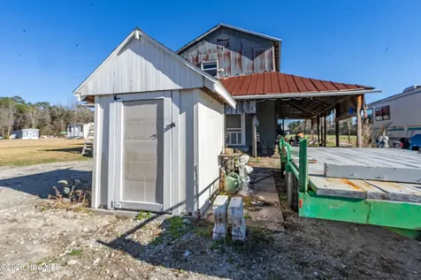 852 Bug Hill Road Nakina NC 28455