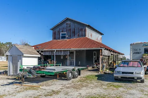 852 Bug Hill Road Nakina NC 28455