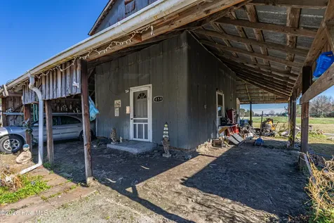 852 Bug Hill Road Nakina NC 28455