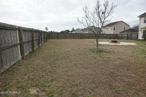 407 Sundown Court Hubert NC 28539