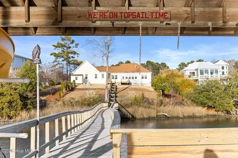 400 S Kingfisher Lane S Hampstead NC 28443
