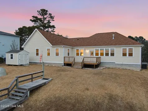 400 S Kingfisher Lane S Hampstead NC 28443