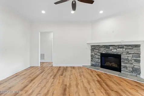 400 S Kingfisher Lane S Hampstead NC 28443