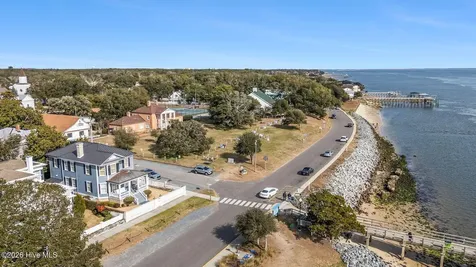 600 N Howe Street Southport NC 28461