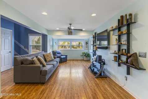 412 Lakeview Drive Hampstead NC 28443