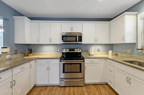 412 Lakeview Drive Hampstead NC 28443
