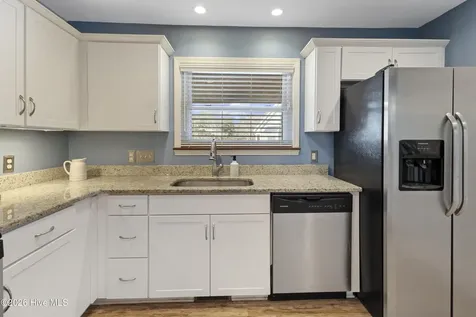 412 Lakeview Drive Hampstead NC 28443