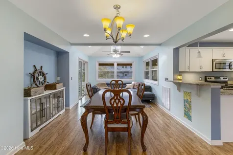 412 Lakeview Drive Hampstead NC 28443