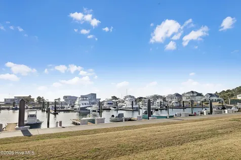 412 Lakeview Drive Hampstead NC 28443