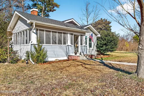 1527 Riggs Road Maysville NC 28555