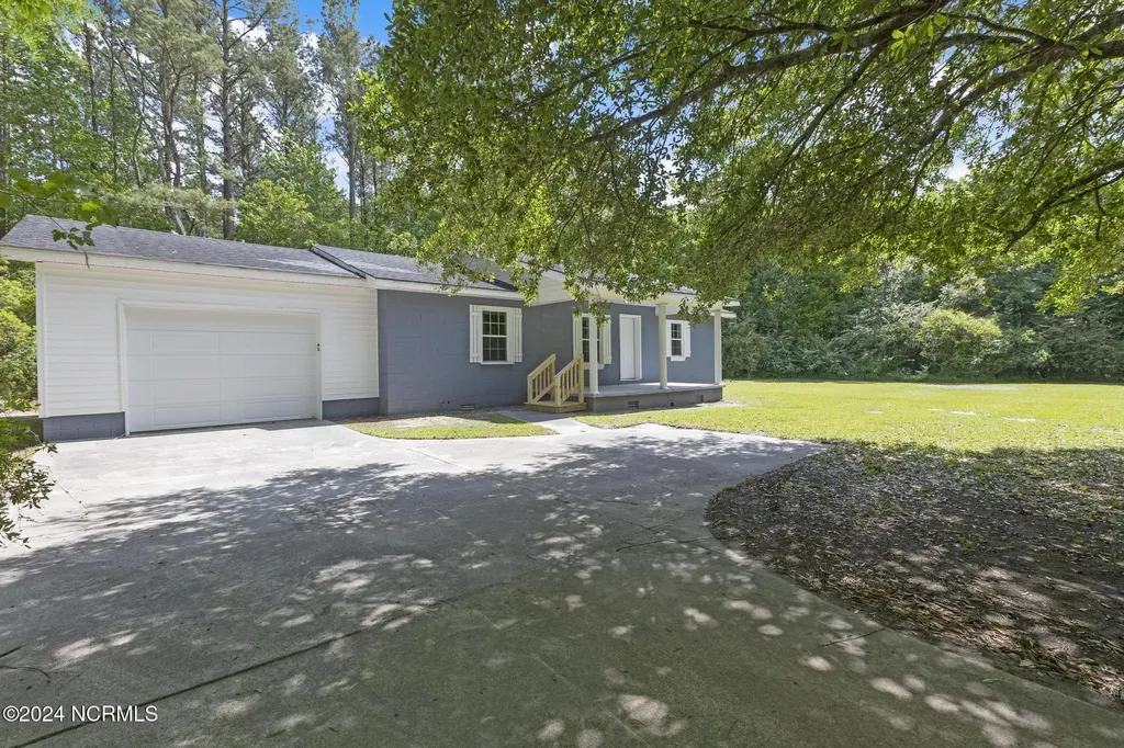 690 Maple Hill School Road Maple Hill NC 28454
