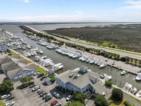 631 Pirates Way Manteo NC 27954