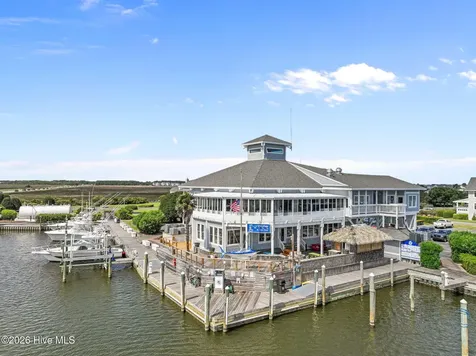 631 Pirates Way Manteo NC 27954