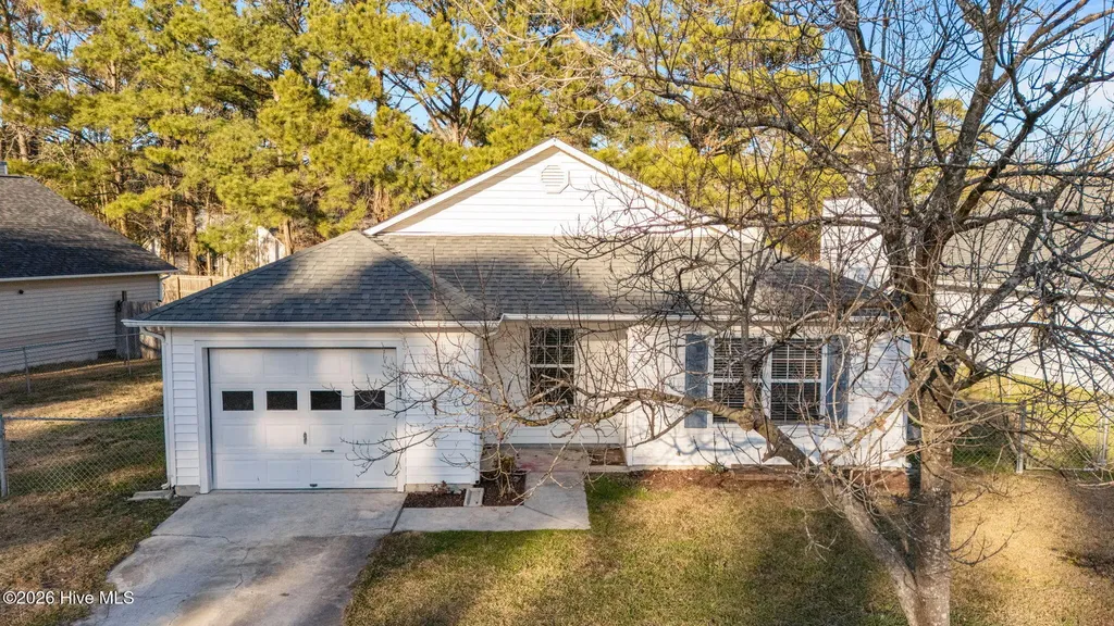1109 Shroyer Circle Jacksonville NC 28540