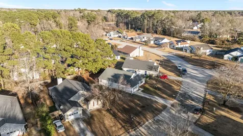 1109 Shroyer Circle Jacksonville NC 28540