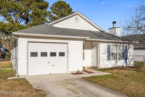 1109 Shroyer Circle Jacksonville NC 28540