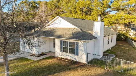 1109 Shroyer Circle Jacksonville NC 28540