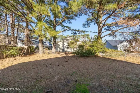 1109 Shroyer Circle Jacksonville NC 28540