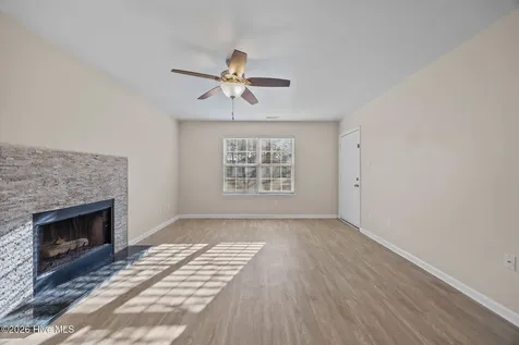 1109 Shroyer Circle Jacksonville NC 28540