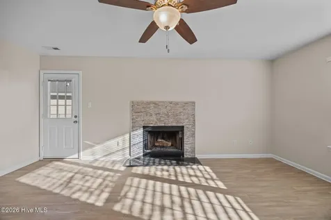 1109 Shroyer Circle Jacksonville NC 28540