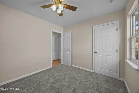 1109 Shroyer Circle Jacksonville NC 28540