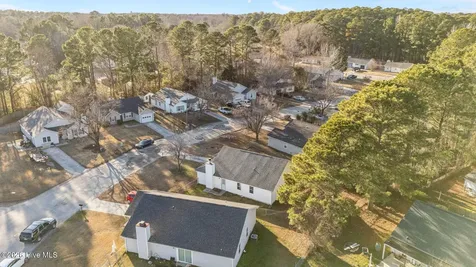1109 Shroyer Circle Jacksonville NC 28540