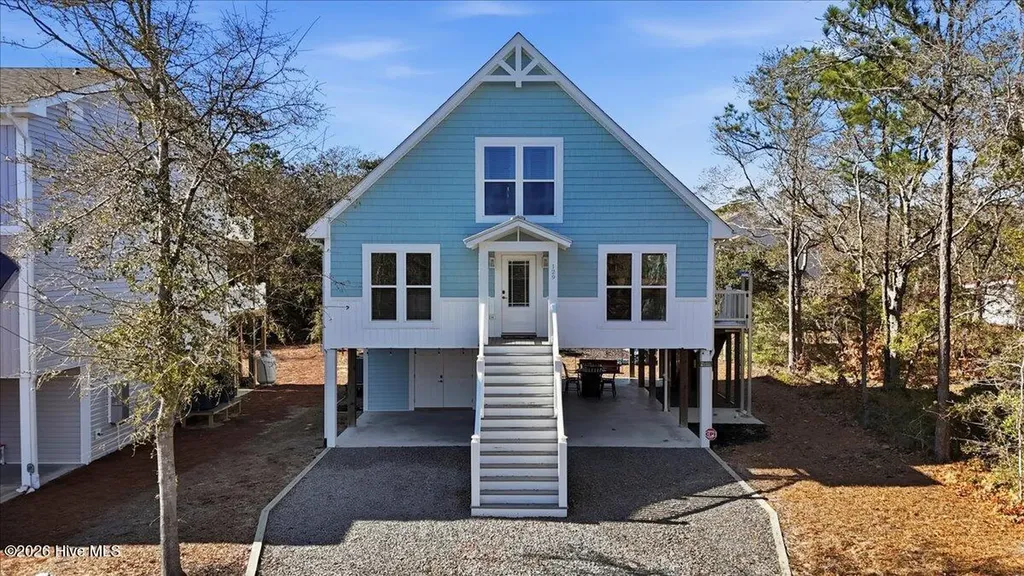 129 N Middleton Avenue Oak Island NC 28465