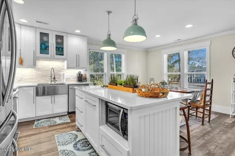 129 N Middleton Avenue Oak Island NC 28465