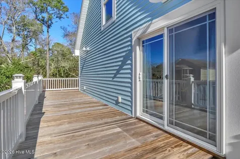 129 N Middleton Avenue Oak Island NC 28465