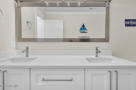 129 N Middleton Avenue Oak Island NC 28465