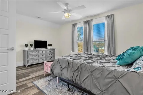 129 N Middleton Avenue Oak Island NC 28465
