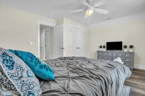 129 N Middleton Avenue Oak Island NC 28465