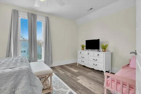 129 N Middleton Avenue Oak Island NC 28465