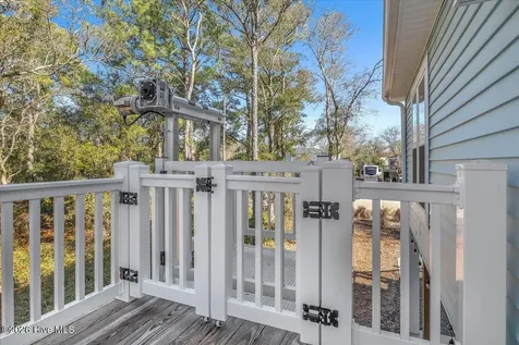 129 N Middleton Avenue Oak Island NC 28465