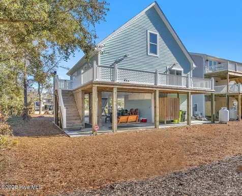 129 N Middleton Avenue Oak Island NC 28465