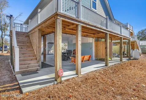 129 N Middleton Avenue Oak Island NC 28465