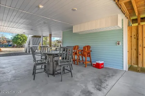 129 N Middleton Avenue Oak Island NC 28465