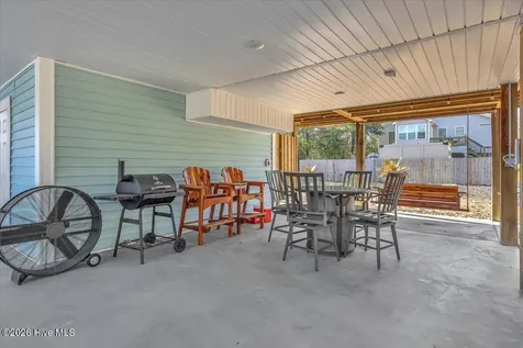 129 N Middleton Avenue Oak Island NC 28465