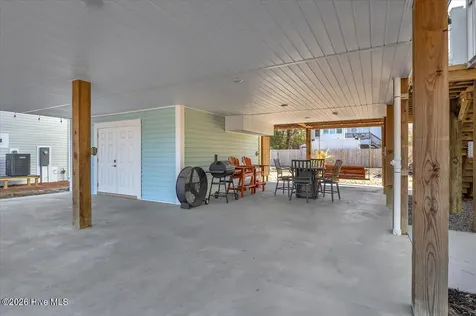 129 N Middleton Avenue Oak Island NC 28465