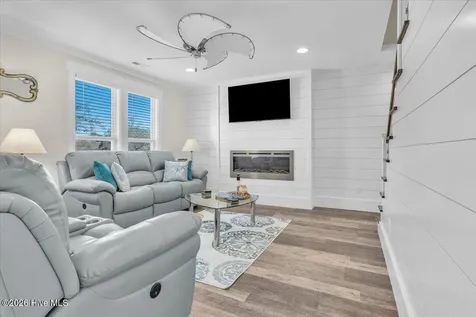 129 N Middleton Avenue Oak Island NC 28465