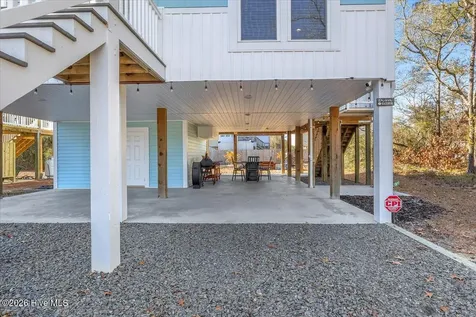 129 N Middleton Avenue Oak Island NC 28465